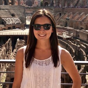 Meet your Posher, Kayla